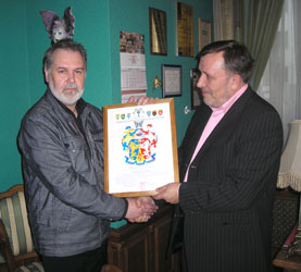 Вручение герба КУЛЯБИНУ Александру Прокопьевичу состоялось 15.04.09 в рабочем кабинете гербовладельца. 